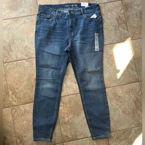 NWT Old Navy High Rise Rockstar Super Skinny Jeans Size 20